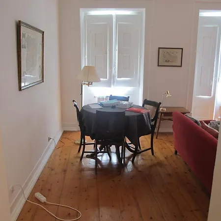 Charming Estrela Apartment